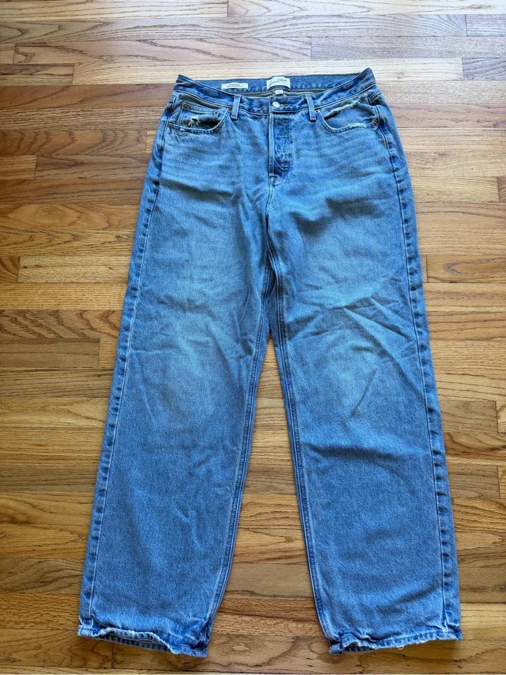 Universal Thread Mid Rise 90s Baggy Jean Size 10